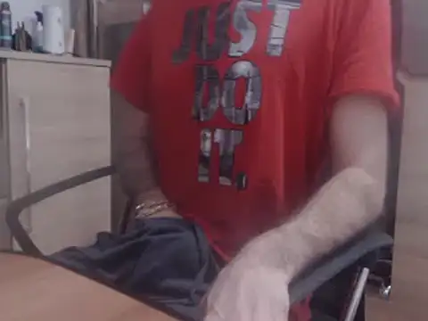 uncutguy01 online show from March 3, 7:39 am