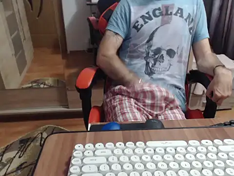uncutguy01 online show from September 14, 6:37 am