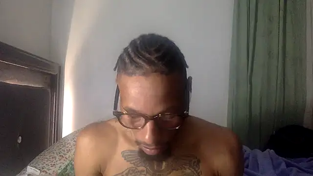 Snapshot of KingDerRico chatting on October 9, 12:37 am KingDerRico online show from October 9, 12:37 am