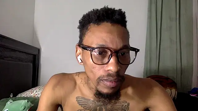 Snapshot of KingDerRico chatting on September 15, 1:08 am KingDerRico online show from September 15, 1:08 am