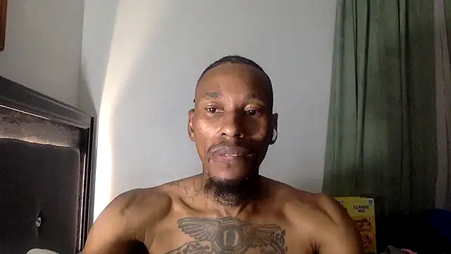 Snapshot of KingDerRico chatting on October 3, 12:26 am KingDerRico online show from October 3, 12:26 am