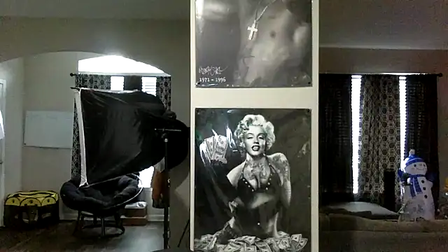 KingDerRico online show from December 5, 6:04 pm