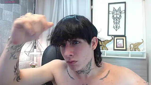 ianCute  online show from December 19, 10:07 pm