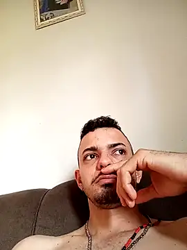 Snapshot of 047joaosc chatting on December 15, 8:58 pm 047joaosc online show from December 15, 8:58 pm