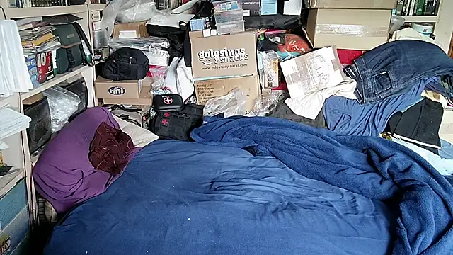 hadeszeuss2 online show from March 9, 2:44 pm