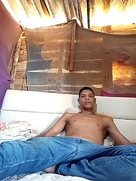 daniel traviexxxo online show from September 27, 4:16 pm