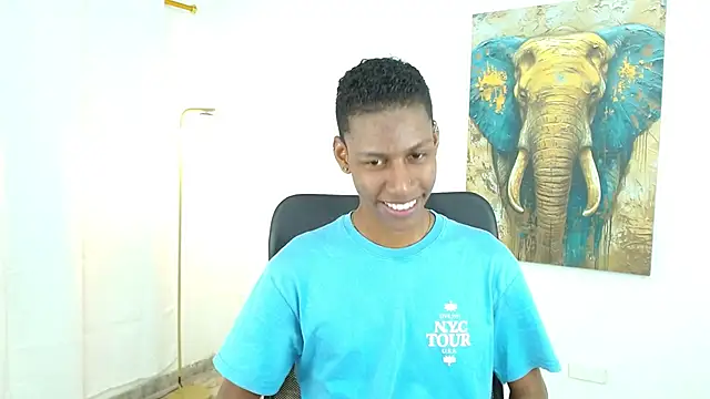 maiki18  online show from October 15, 9:00 pm