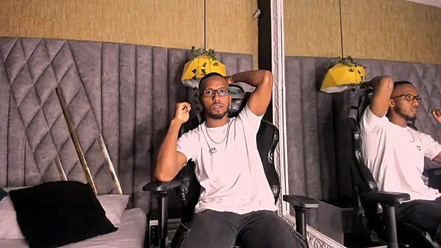 JamesParck online show from April 10, 10:39 pm