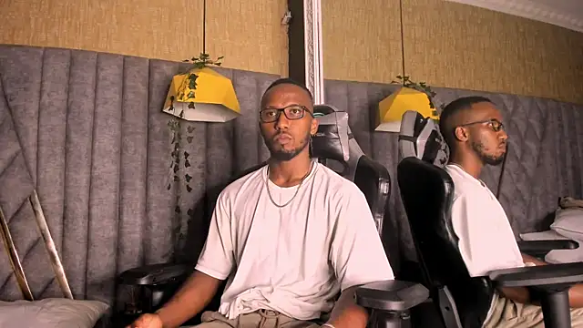 JamesParck online show from April 14, 12:00 am