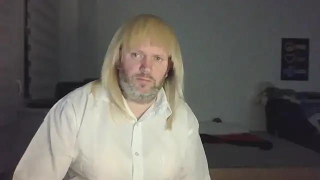 Snapshot of ShyBoy1982 chatting on September 14, 12:56 am ShyBoy1982 online show from September 14, 12:56 am