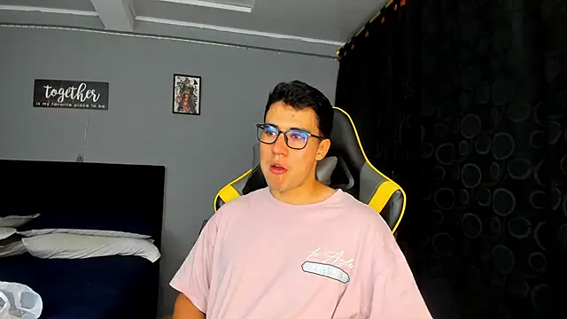 owengray2n online show from September 12, 1:38 am