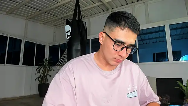 owengray2n online show from December 30, 1:48 am