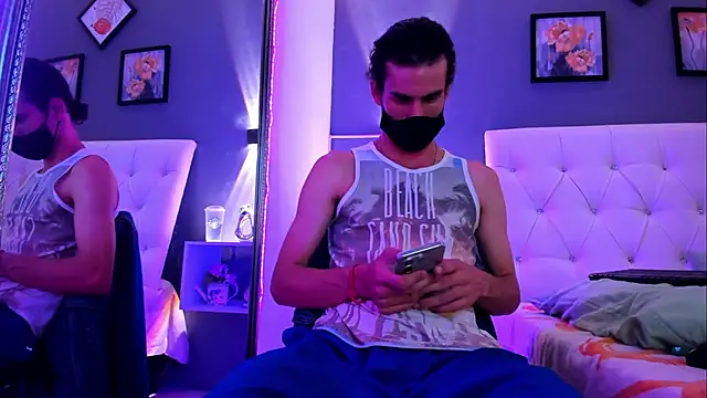 Elias Snow  online show from September 25, 2:05 pm