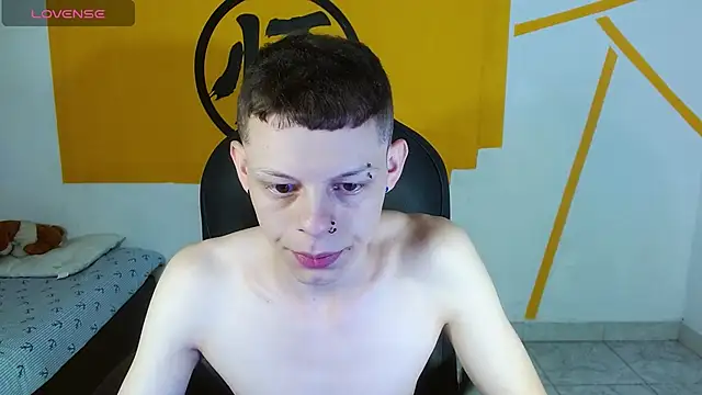 Snapshot of Matthew_Boy_ chatting on February 14, 6:12 am Matthew Boy  online show from February 14, 6:12 am