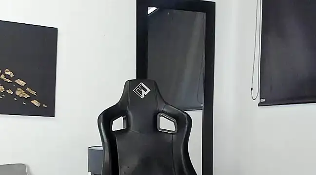 Snapshot of Dereck_vega chatting on December 5, 7:51 pm Dereck vega online show from December 5, 7:51 pm