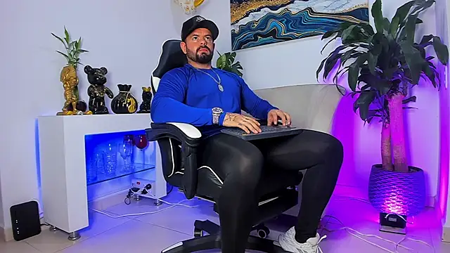 Johnnygrayson1 online show from January 16, 12:24 am