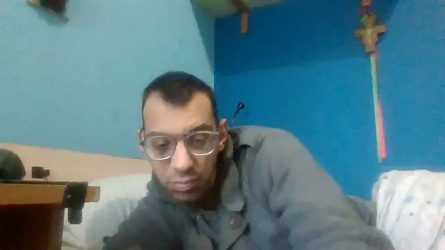 Simone 18 10  online show from December 31, 2:14 pm