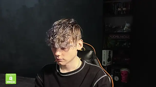 Keytaro online show from November 23, 1:55 pm