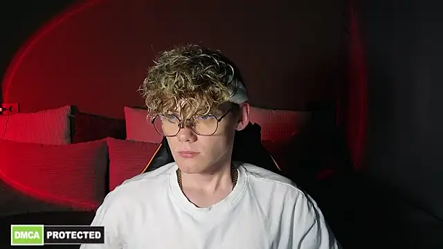 Keytaro online show from March 25, 2:43 pm