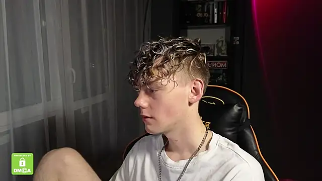 Keytaro online show from November 12, 11:42 pm