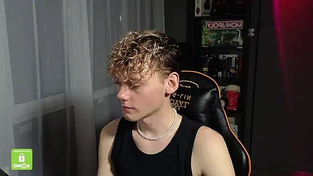 Keytaro online show from October 22, 11:52 pm