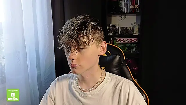 Keytaro online show from December 15, 11:18 am