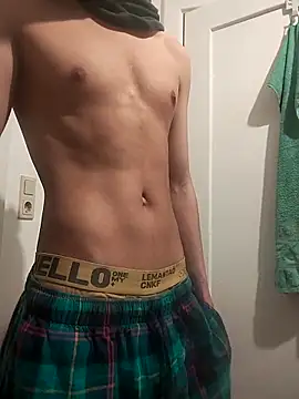 Dennis 2024 online show from March 8, 8:35 pm