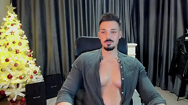 Snapshot of HaydenSpearss chatting on December 27, 2:44 pm HaydenSpearss online show from December 27, 2:44 pm