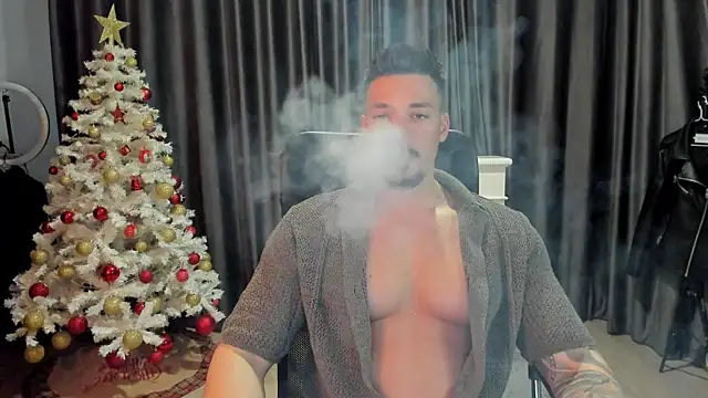 Snapshot of HaydenSpearss chatting on December 9, 12:53 pm HaydenSpearss online show from December 9, 12:53 pm