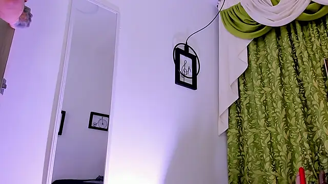 dilan scootk  online show from January 30, 11:11 am