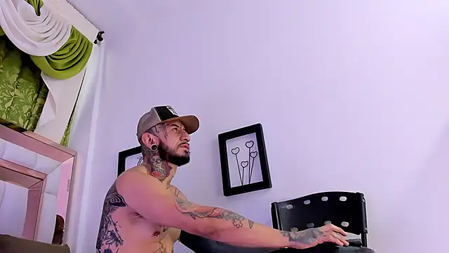 dilan scootk  online show from December 10, 11:22 am