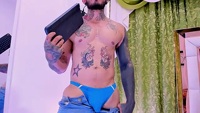 dilan scootk  online show from November 28, 8:00 pm