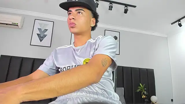 ANGEL NICOLAS online show from January 11, 9:36 pm