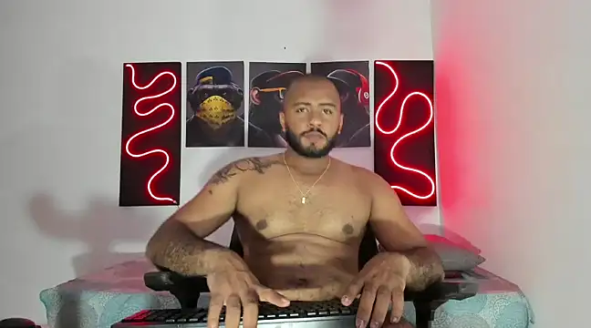 Snapshot of Hardboy_latin chatting on February 26, 3:32 am Hardboy latin online show from February 26, 3:32 am