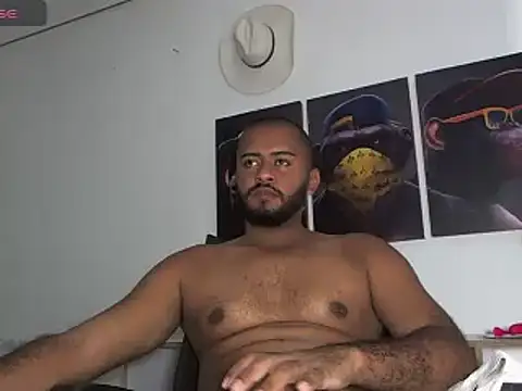 Snapshot of Hardboy_latin chatting on January 1, 11:40 pm Hardboy latin online show from January 1, 11:40 pm