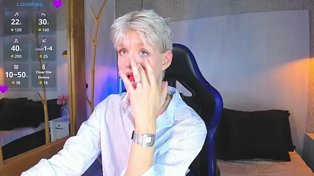 VladHellsing4 online show from July 15, 2:24 pm