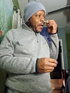 Snapshot of personalityalwayswins2 chatting on December 26, 6:19 am personalityalwayswins2 online show from December 26, 6:19 am