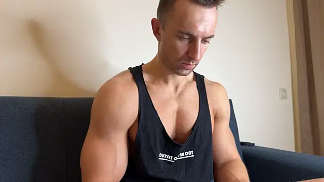 Snapshot of Andy_pecman chatting on December 8, 12:30 pm Andy pecman online show from December 8, 12:30 pm