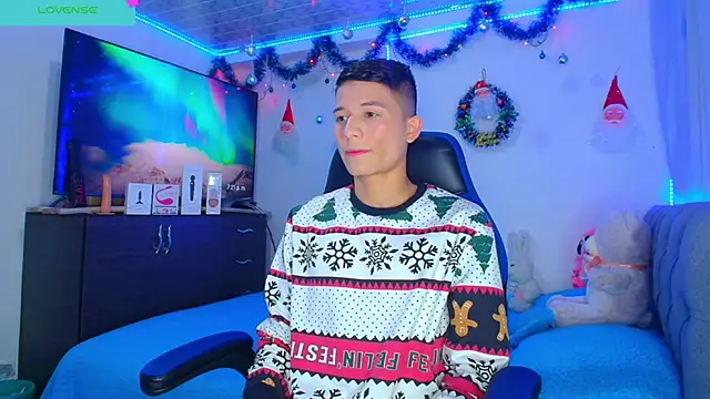 Snapshot of bryamer_19 chatting on December 3, 12:22 am bryamer 19 online show from December 3, 12:22 am