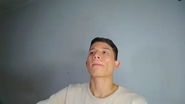 Snapshot of bryamer_19 chatting on February 24, 8:14 pm bryamer 19 online show from February 24, 8:14 pm