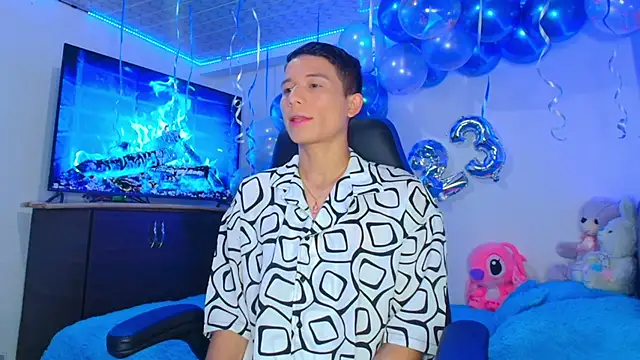 Snapshot of bryamer_19 chatting on January 9, 1:39 am bryamer 19 online show from January 9, 1:39 am