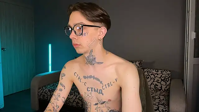 Snapshot of anahori__simon chatting on March 12, 8:31 pm anahori simon online show from March 12, 8:31 pm