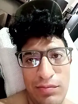 ale3J4a online show from January 8, 3:06 pm