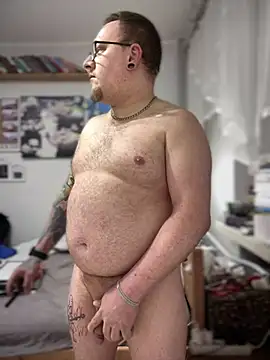Snapshot of PierreNaked89 chatting on March 5, 9:17 pm PierreNaked89 online show from March 5, 9:17 pm