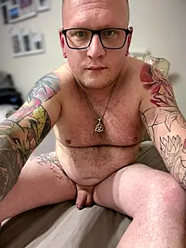 Snapshot of PierreNaked89 chatting on October 4, 9:52 pm PierreNaked89 online show from October 4, 9:52 pm