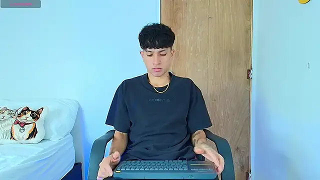  CamiloBass online show from July 19, 1:00 am