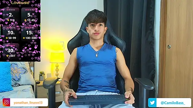  CamiloBass online show from April 2, 10:28 pm