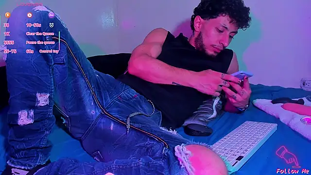 Piggy Eddy online show from April 19, 12:10 am