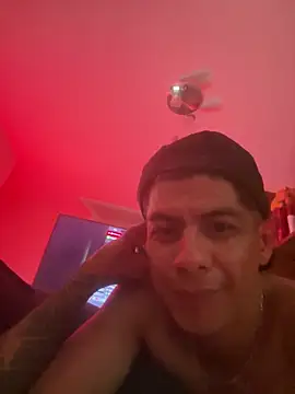 latino1986 online show from December 11, 1:44 pm