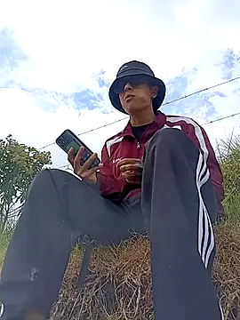 Cuervo maniaco online show from February 6, 4:15 pm